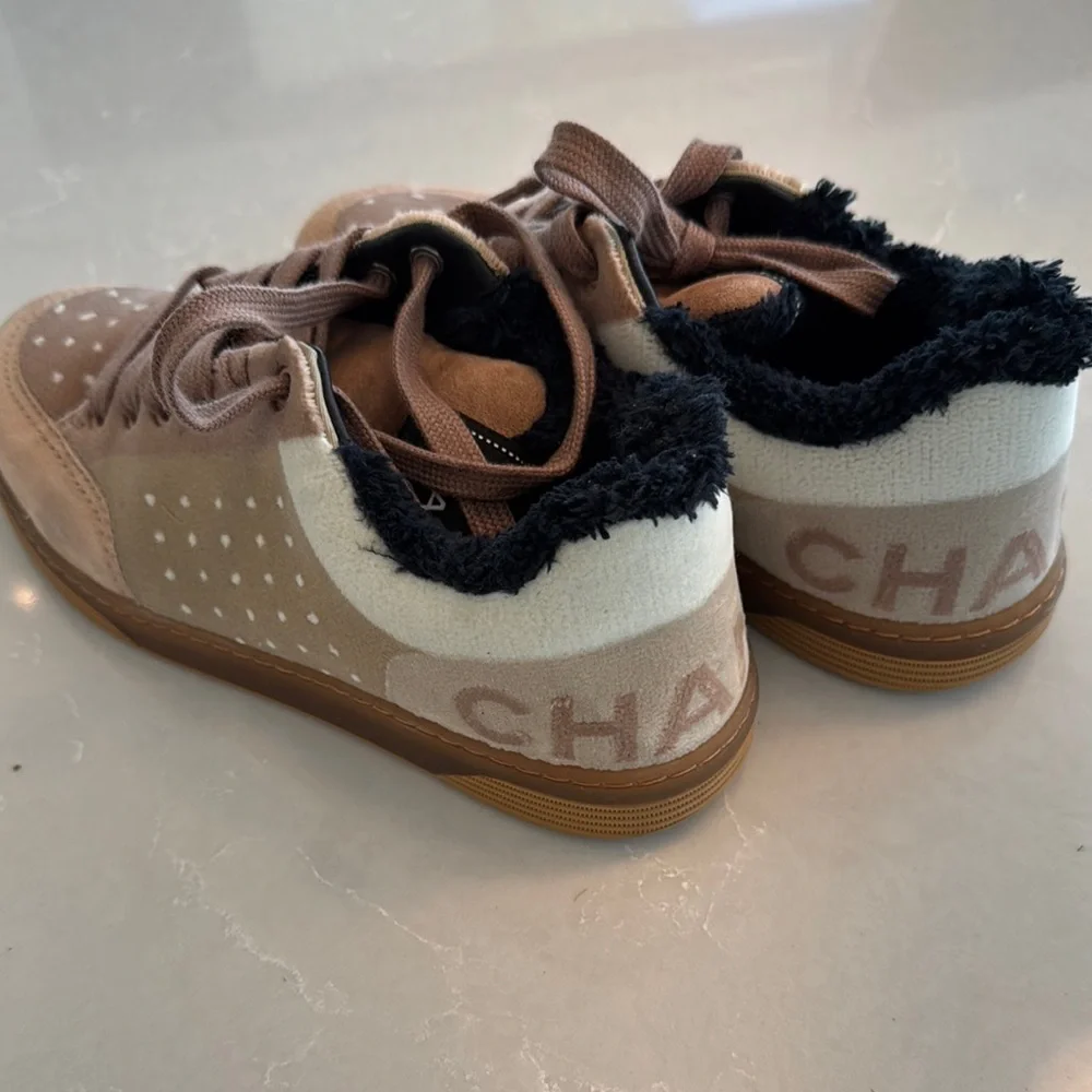 Chanel Rose Polka Dot Sneakers with Black Fur Lining - Picture 6 of 6